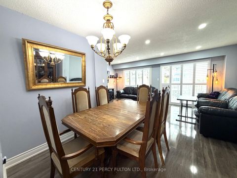 Photo 7 at 26 Robbinstone Drive, Malvern, Toronto
