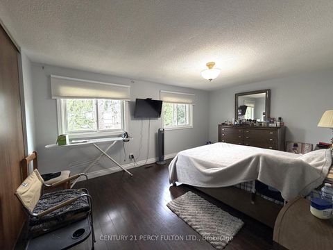 Photo 10 at 26 Robbinstone Drive, Malvern, Toronto