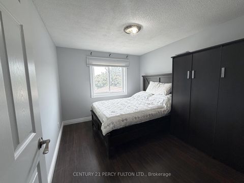 Photo 12 at 26 Robbinstone Drive, Malvern, Toronto