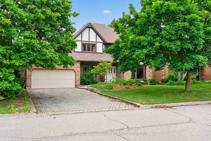 Photo 1 at 20 Tamwood Court, Stoney Creek Mountain, Hamilton