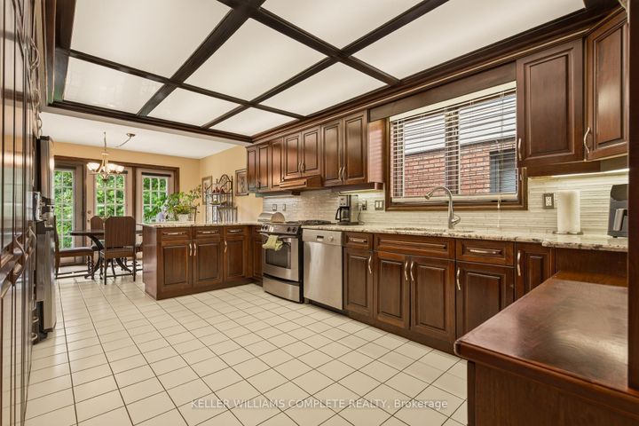Photo 14 at 20 Tamwood Court, Stoney Creek Mountain, Hamilton