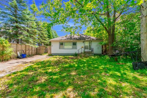 Photo 7 at 3 Aubrey Avenue, Oak Ridges, Richmond Hill