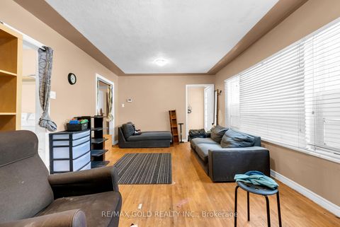 Photo 15 at 3 Aubrey Avenue, Oak Ridges, Richmond Hill