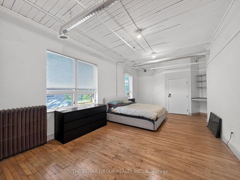Photo 15 at 65 Bellwoods Avenue, Bellwoods, Toronto