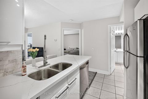 Photo 7 at 812 - 155 Beecroft Road, Westgate, Toronto