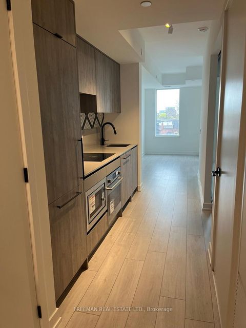 Photo 2 at 406 - 5 Lakeview Avenue, Bellwoods, Toronto