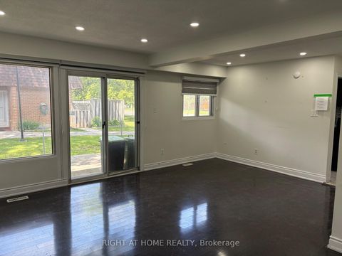 Photo 12 at 115 - 16 Litchfield Court, Clairville, Toronto