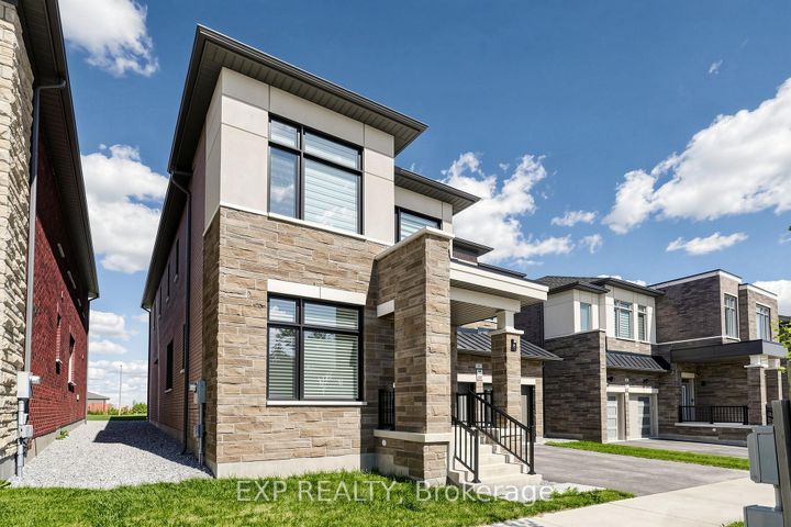 Photo 1 at 9 Backhouse Drive, Rural Richmond Hill, Richmond Hill