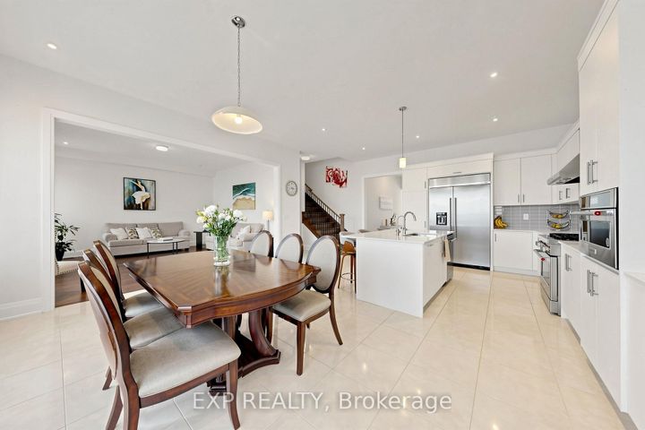 Photo 2 at 9 Backhouse Drive, Rural Richmond Hill, Richmond Hill