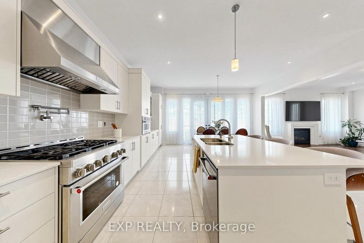Photo 7 at 9 Backhouse Drive, Rural Richmond Hill, Richmond Hill