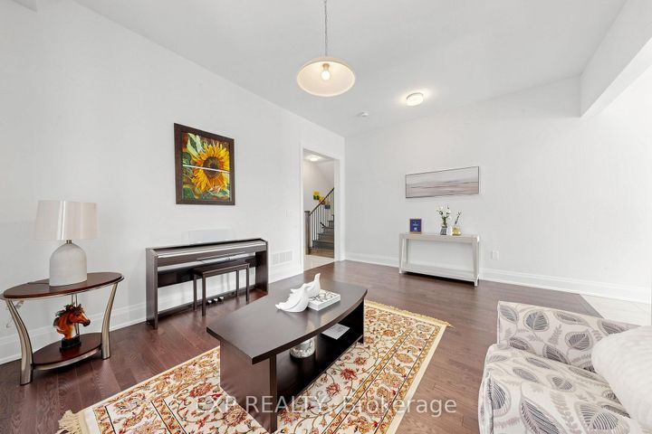Photo 16 at 9 Backhouse Drive, Rural Richmond Hill, Richmond Hill