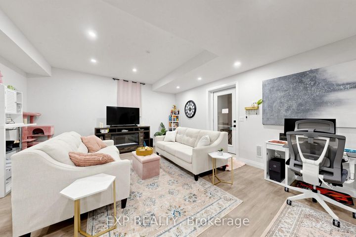 Photo 41 at 9 Backhouse Drive, Rural Richmond Hill, Richmond Hill