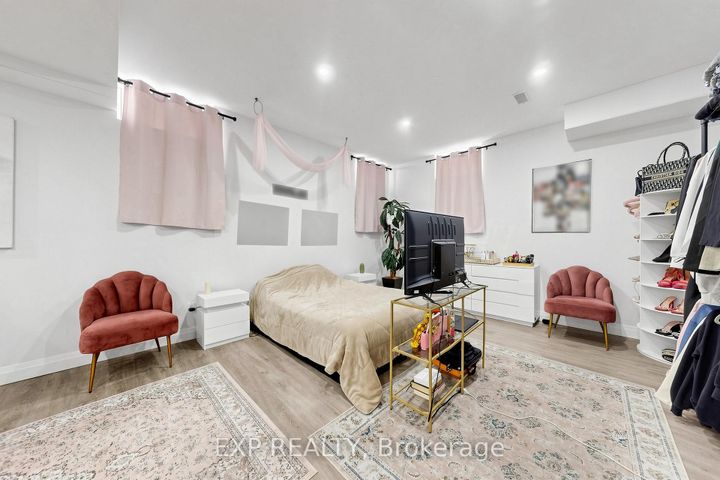 Photo 42 at 9 Backhouse Drive, Rural Richmond Hill, Richmond Hill