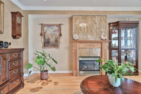 Photo 8 at 110 Red River Crescent, Woodland Hill, Newmarket