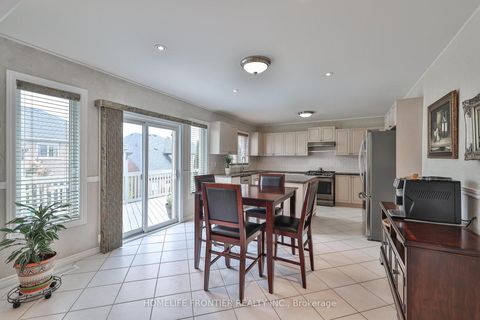 Photo 10 at 110 Red River Crescent, Woodland Hill, Newmarket