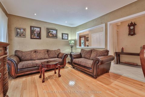 Photo 17 at 110 Red River Crescent, Woodland Hill, Newmarket