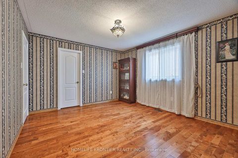 Photo 27 at 110 Red River Crescent, Woodland Hill, Newmarket