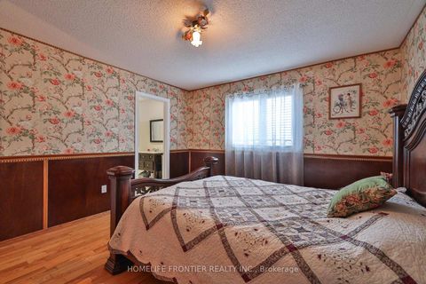 Photo 31 at 110 Red River Crescent, Woodland Hill, Newmarket