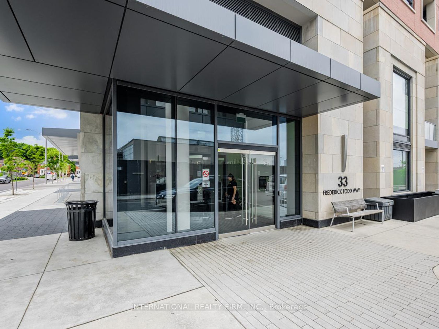 207 - 33 Frederick Todd Way W, Thorncliffe Park, Toronto photo 2