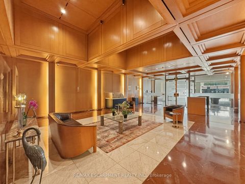 Photo 3 at 803E - 460 Queens Quay Way W, Waterfront Communities C1, Toronto