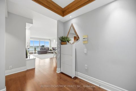 Photo 5 at 803E - 460 Queens Quay Way W, Waterfront Communities C1, Toronto