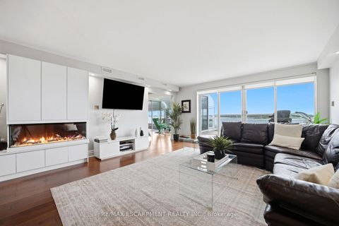 Photo 8 at 803E - 460 Queens Quay Way W, Waterfront Communities C1, Toronto