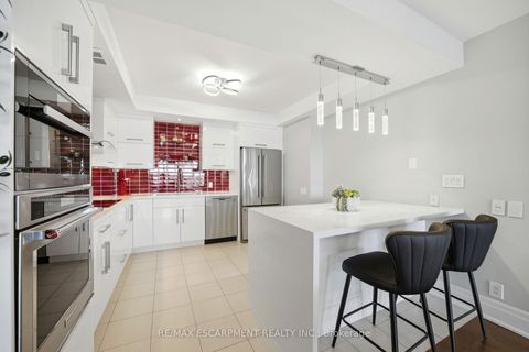 Photo 11 at 803E - 460 Queens Quay Way W, Waterfront Communities C1, Toronto