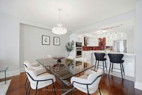 Photo 16 at 803E - 460 Queens Quay Way W, Waterfront Communities C1, Toronto