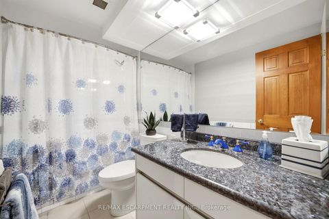Photo 18 at 803E - 460 Queens Quay Way W, Waterfront Communities C1, Toronto