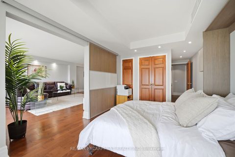 Photo 21 at 803E - 460 Queens Quay Way W, Waterfront Communities C1, Toronto