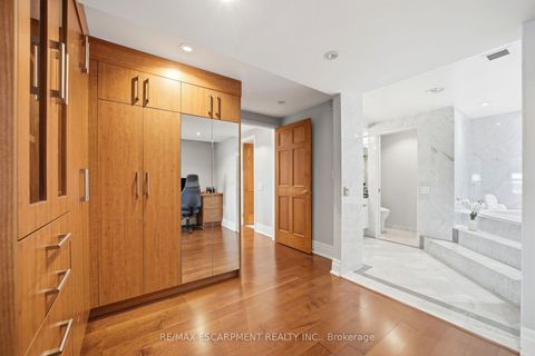 Photo 22 at 803E - 460 Queens Quay Way W, Waterfront Communities C1, Toronto