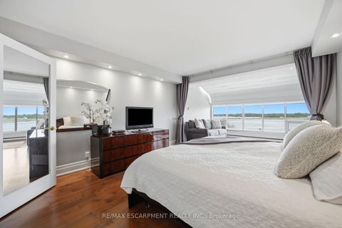 Photo 27 at 803E - 460 Queens Quay Way W, Waterfront Communities C1, Toronto