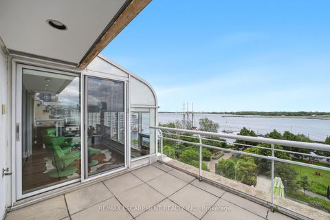 Photo 29 at 803E - 460 Queens Quay Way W, Waterfront Communities C1, Toronto