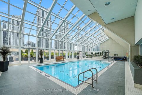 Photo 32 at 803E - 460 Queens Quay Way W, Waterfront Communities C1, Toronto