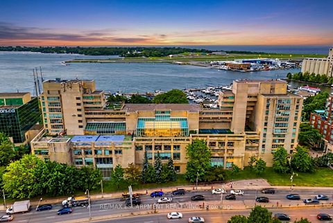 Photo 49 at 803E - 460 Queens Quay Way W, Waterfront Communities C1, Toronto