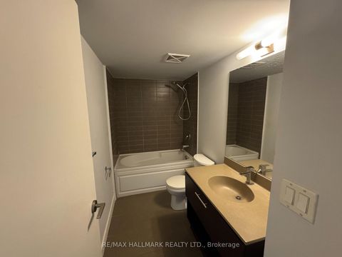 Photo 4 at 417 - 120 Dallimore Circle, Don Mills, Toronto