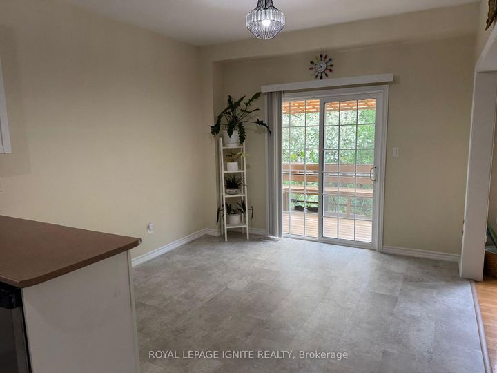 Photo 6 at 90 Sir Jacobs Crescent, Fletcher's Meadow, Brampton