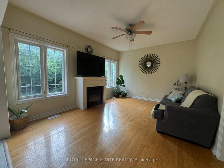 Photo 7 at 90 Sir Jacobs Crescent, Fletcher's Meadow, Brampton