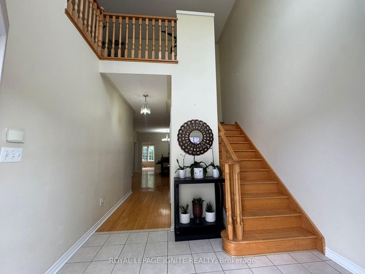 Photo 9 at 90 Sir Jacobs Crescent, Fletcher's Meadow, Brampton