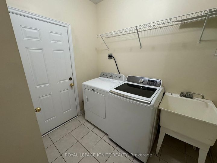Photo 13 at 90 Sir Jacobs Crescent, Fletcher's Meadow, Brampton
