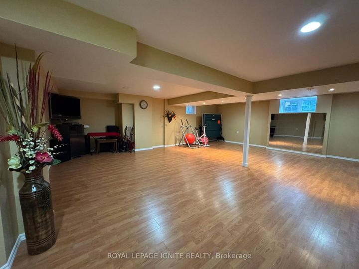 Photo 33 at 90 Sir Jacobs Crescent, Fletcher's Meadow, Brampton