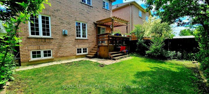 Photo 42 at 90 Sir Jacobs Crescent, Fletcher's Meadow, Brampton