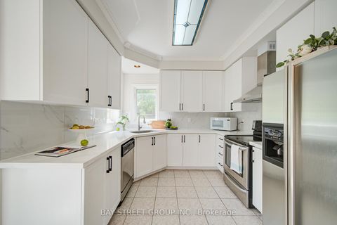 Photo 11 at 19 Fountain Court, Rouge Woods, Richmond Hill