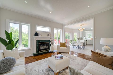 Photo 16 at 19 Fountain Court, Rouge Woods, Richmond Hill