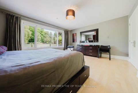 Photo 7 at 66 Clubhouse Road, East Woodbridge, Vaughan