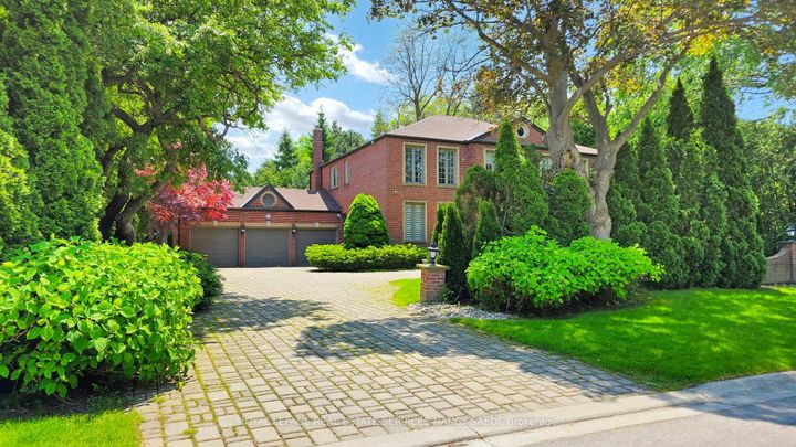 Photo 3 at 21 Forest Heights Boulevard, Windfields, Toronto