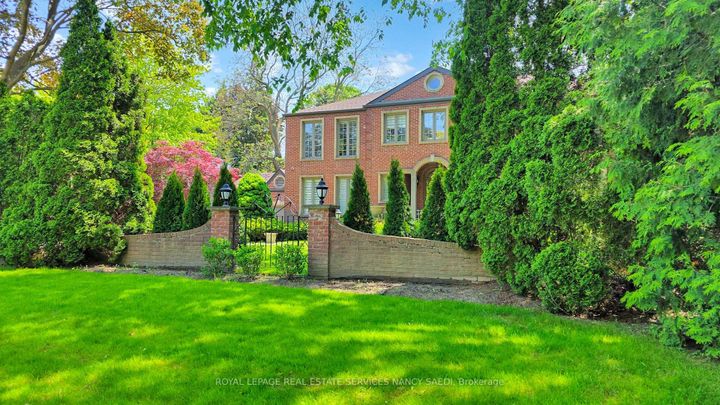 Photo 5 at 21 Forest Heights Boulevard, Windfields, Toronto