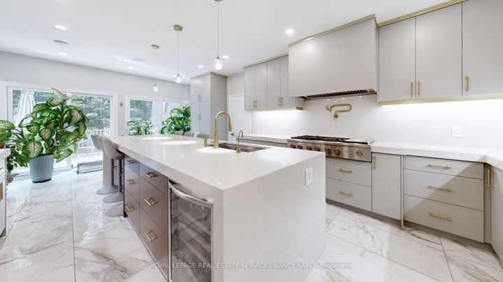 Photo 7 at 21 Forest Heights Boulevard, Windfields, Toronto