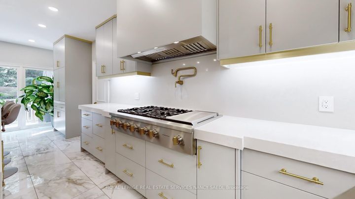 Photo 9 at 21 Forest Heights Boulevard, Windfields, Toronto