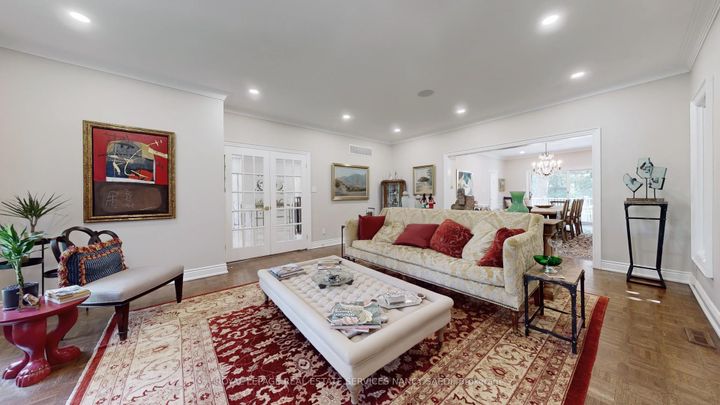 Photo 16 at 21 Forest Heights Boulevard, Windfields, Toronto